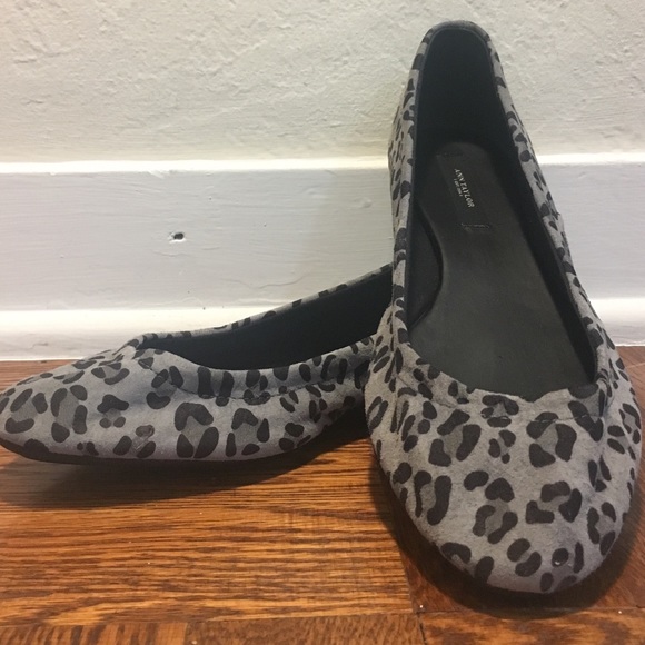 gray leopard print shoes